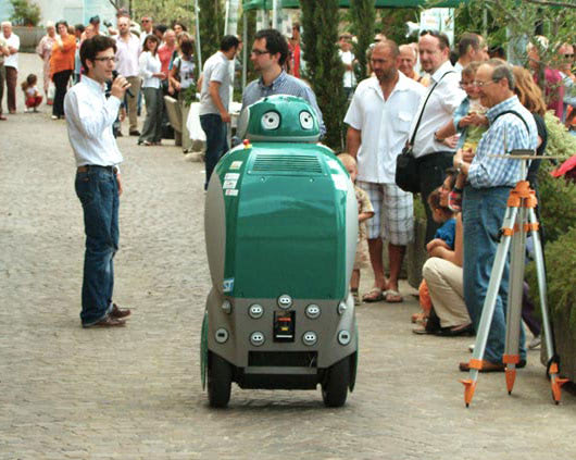 Recycling Robot Takes the Streets of Italy