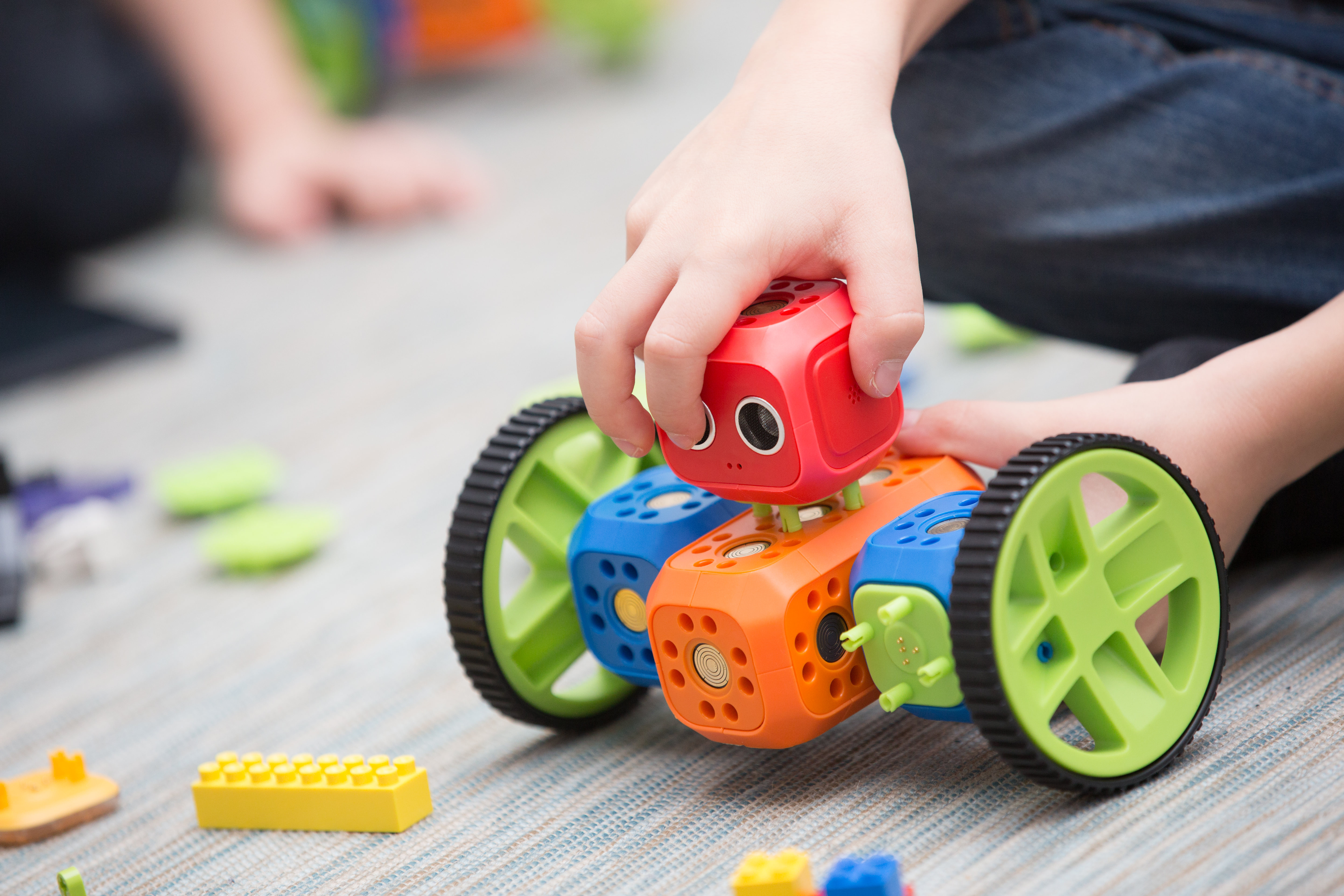 Robo Wunderkind is a modular robot even a five-year-old can program