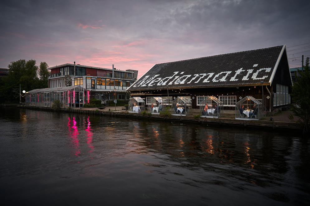 Mediamatic offers a quarantine-approved dinner date